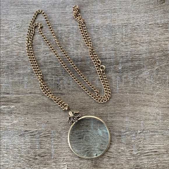 vintage avon magnifying glass necklace
